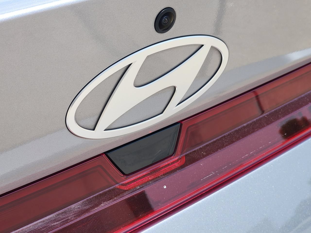 Certified 2025 Hyundai Elantra SE FWD image 8