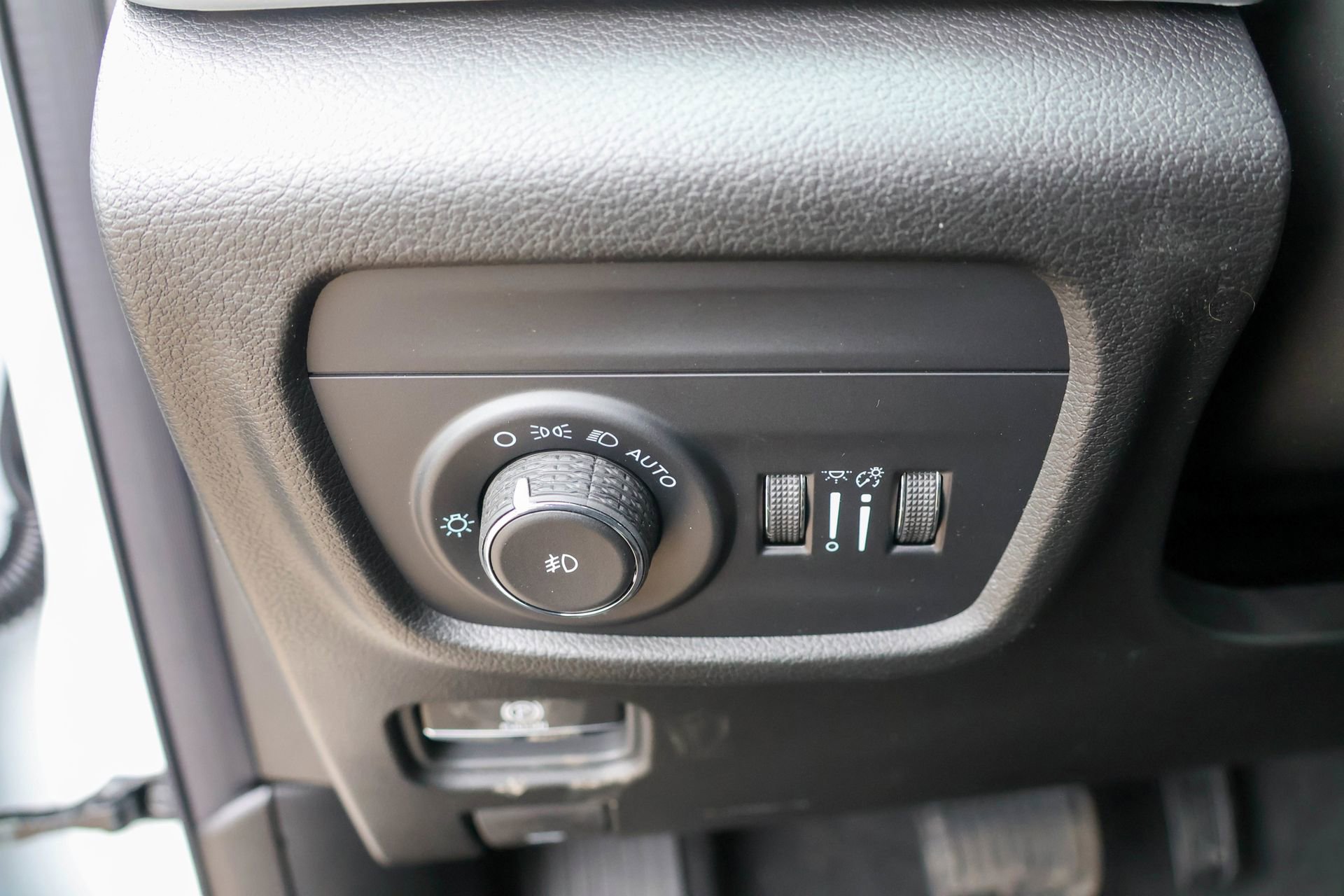 New 2026 Jeep Grand Cherokee L Limited image 34