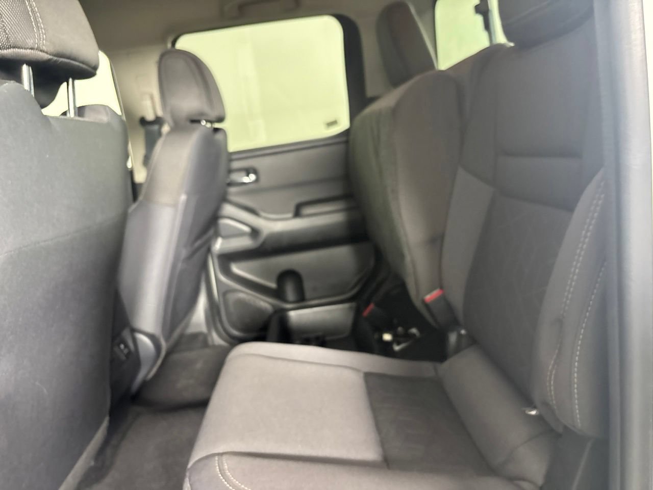 Used 2025 Nissan Frontier SV w/ SV Convenience Package AWD/4WD image 21