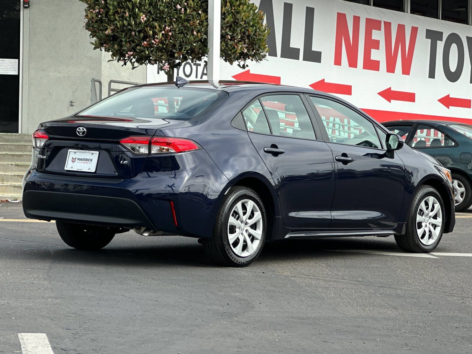 Used 2026 Toyota Corolla LE FWD image 5