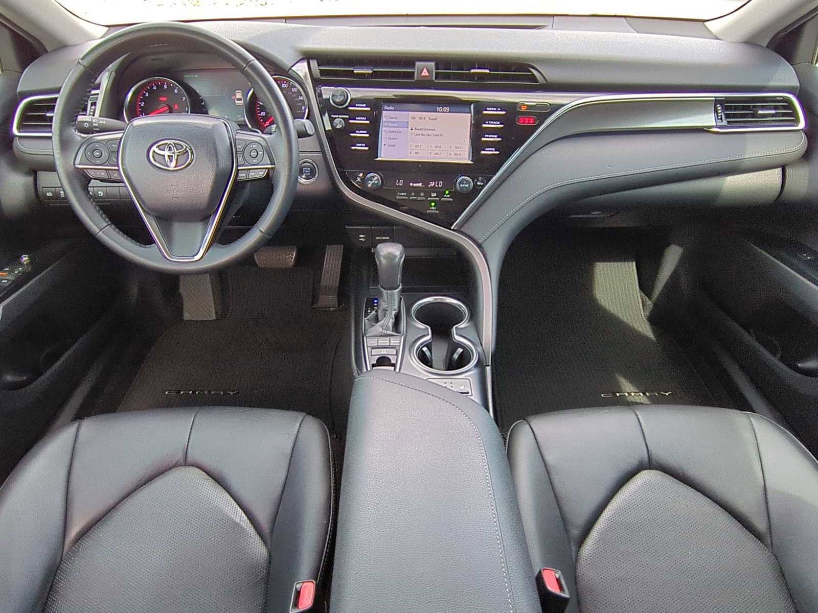 Used 2018 Toyota Camry XSE FWD image 19