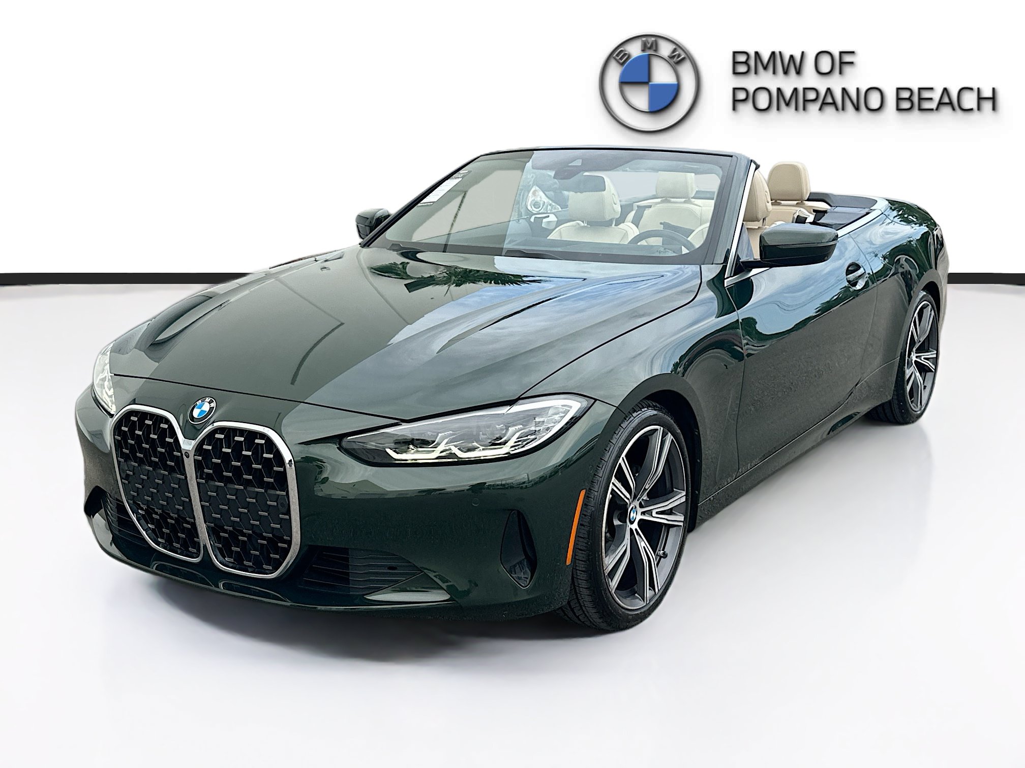 Used 2024 BMW 430i Convertible w/ Premium Package RWD image 3