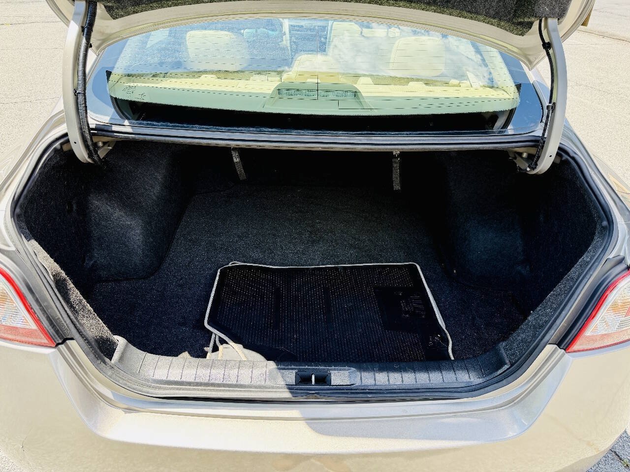 Used 2013 Nissan Altima 2.5 SL w/ Technology Pkg FWD image 18