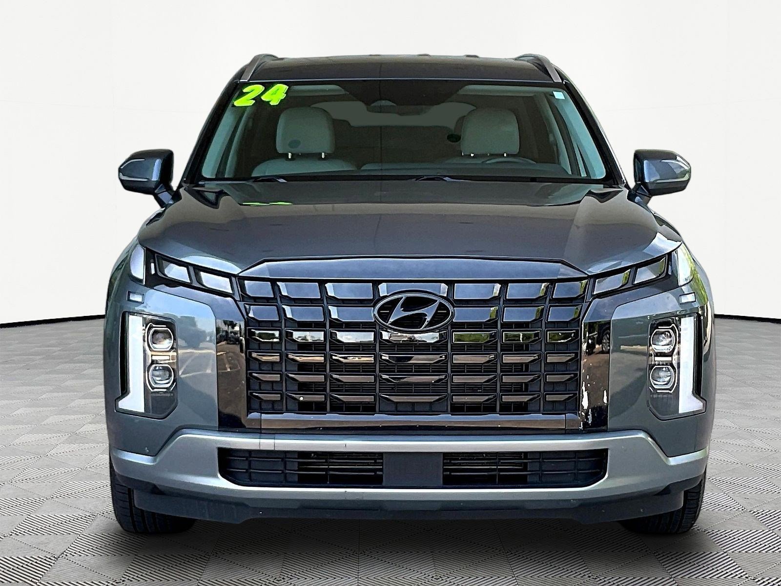 Used 2024 Hyundai Palisade SEL AWD/4WD image 2