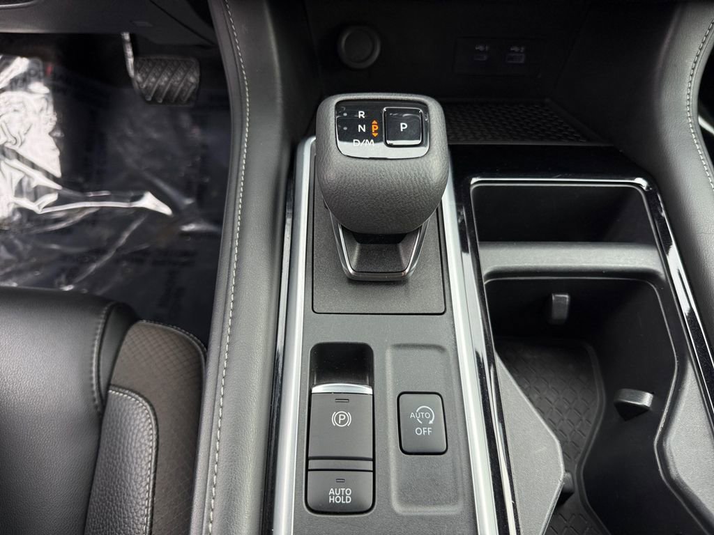 Used 2022 Nissan Pathfinder SL w/ SL Black Package image 17