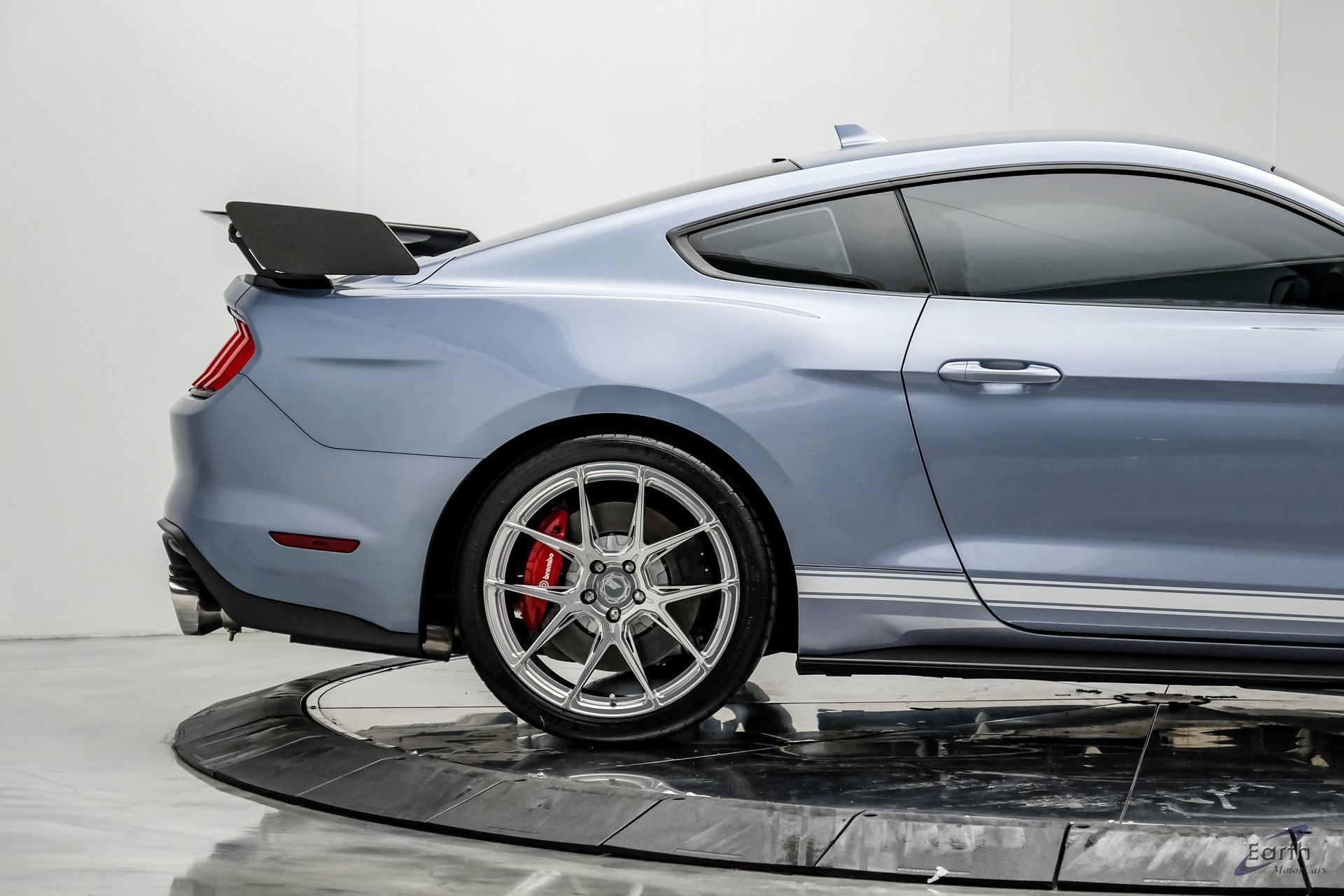 Used 2022 Ford Mustang Shelby GT500 w/ Technology Package RWD image 27