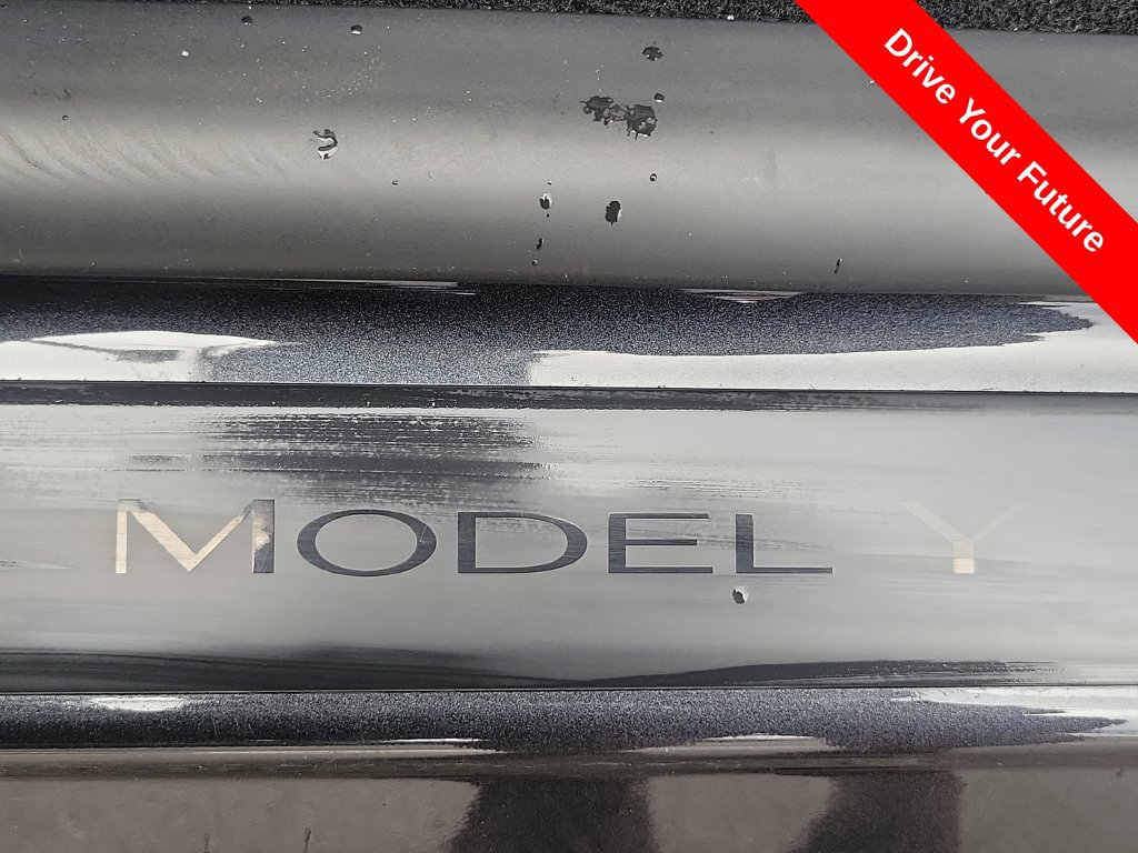Used 2026 Tesla Model Y 2WD image 14