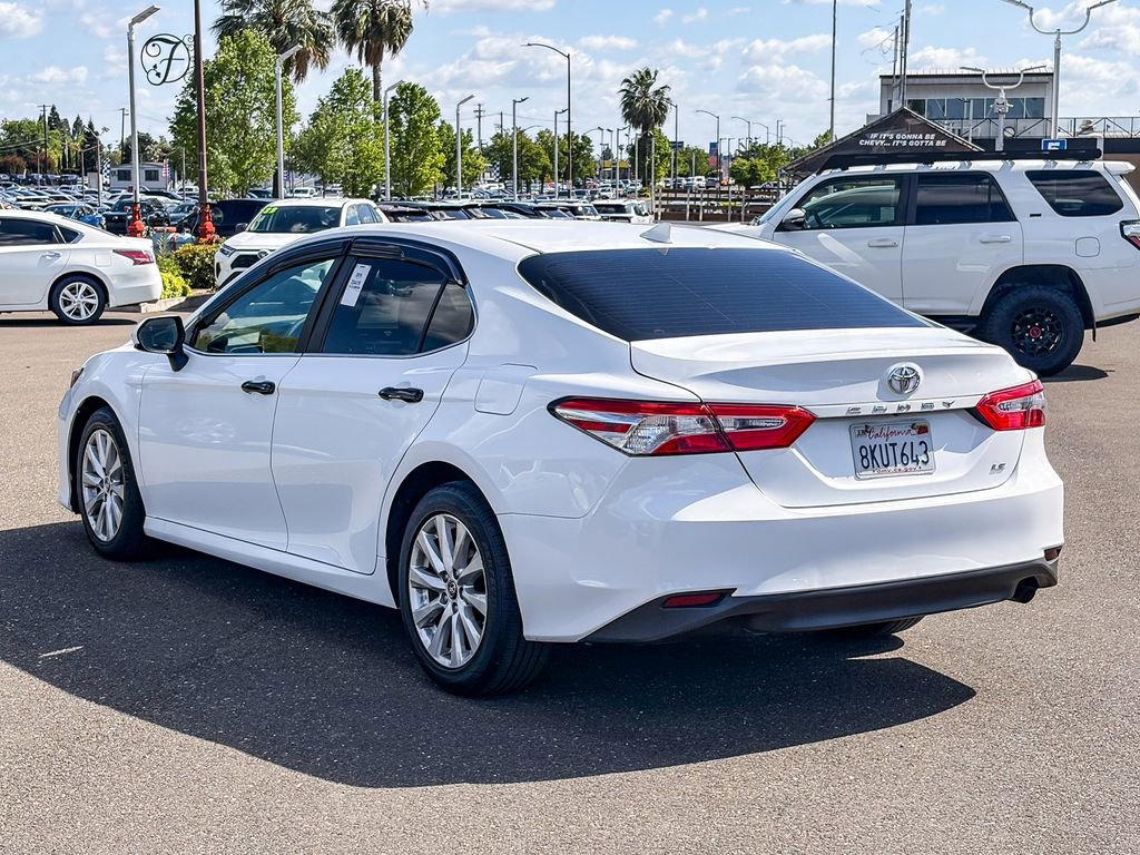 Used 2019 Toyota Camry LE image 2