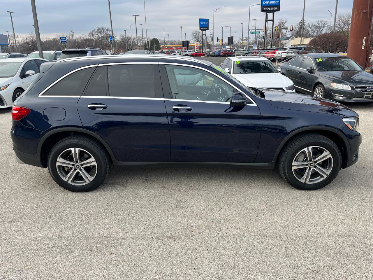 Used 2019 Mercedes-Benz GLC 300 4MATIC w/ Premium Package image 6