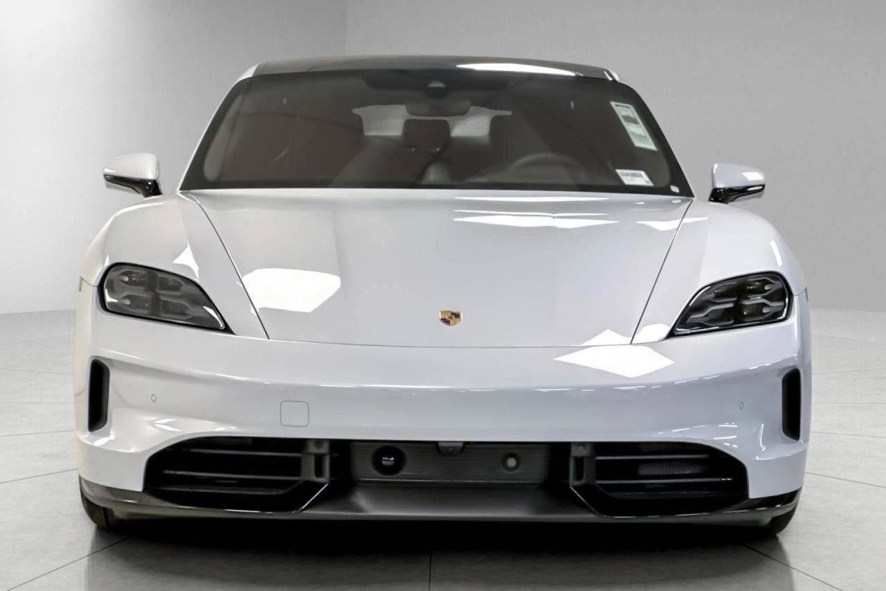 New 2025 Porsche Taycan GTS image 39