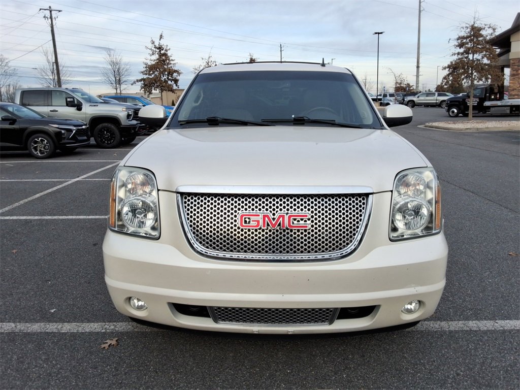 Used 2013 GMC Yukon Denali image 2