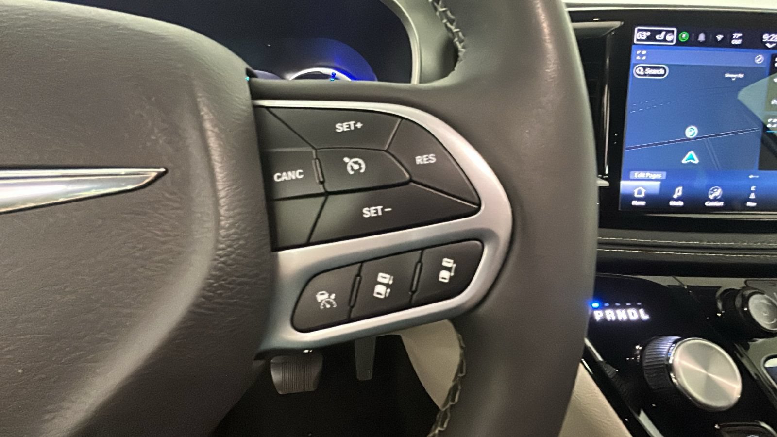 Used 2024 Chrysler Pacifica Limited FWD image 19