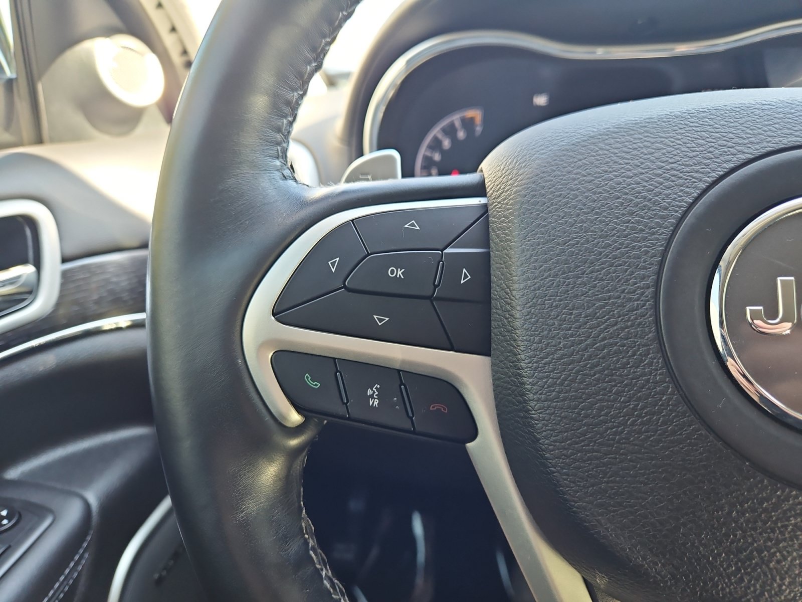 Used 2019 Jeep Grand Cherokee Summit AWD/4WD image 32