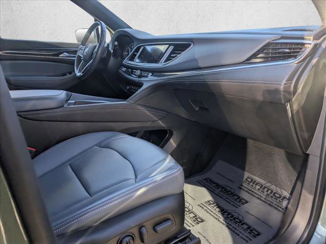 Used 2023 Buick Enclave Essence image 21