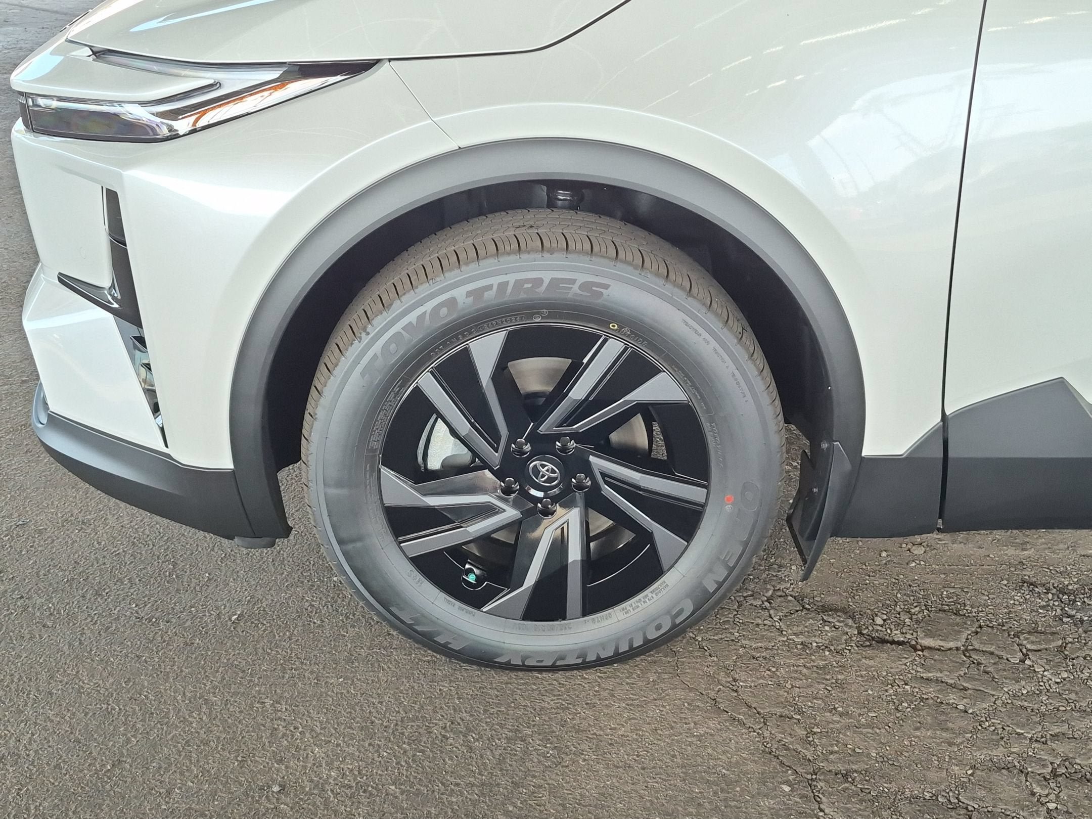 New 2026 Toyota C-HR AWD/4WD image 10