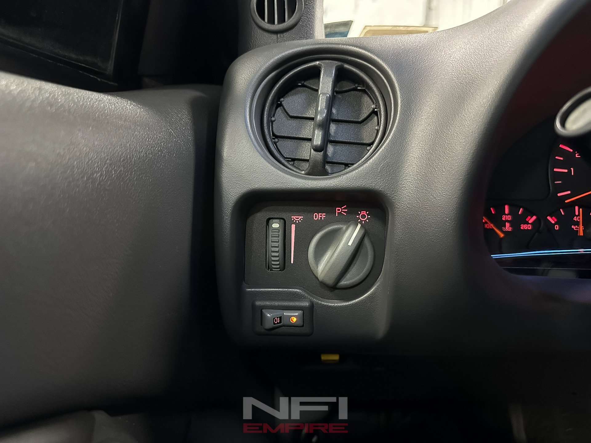 Used 1999 Pontiac Firebird Formula w/ Security Pkg RWD image 29