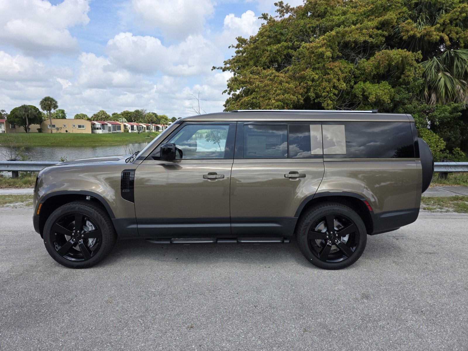 New 2026 Land Rover Defender 130 S AWD/4WD image 7