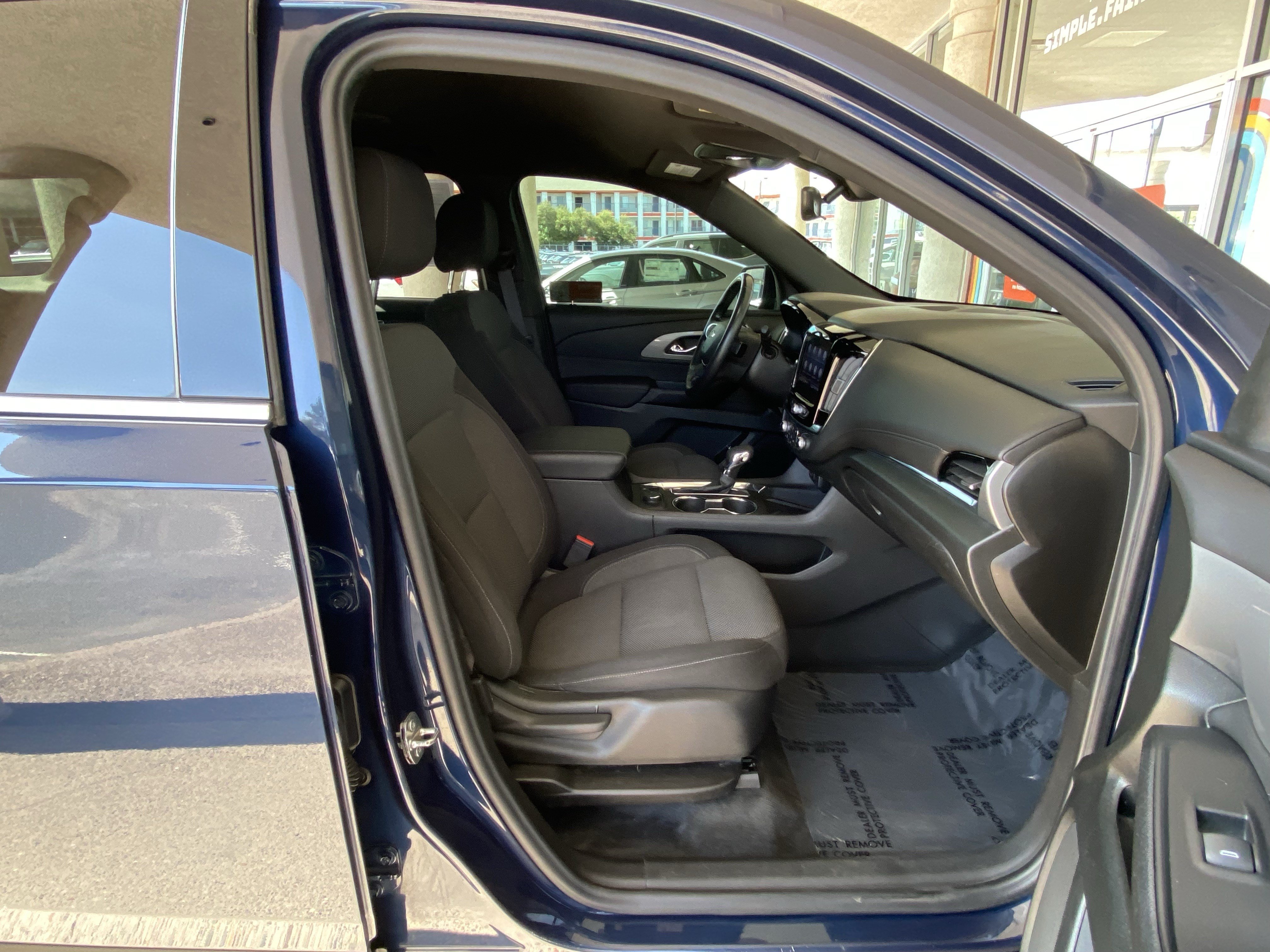 Used 2022 Chevrolet Traverse LT FWD image 45