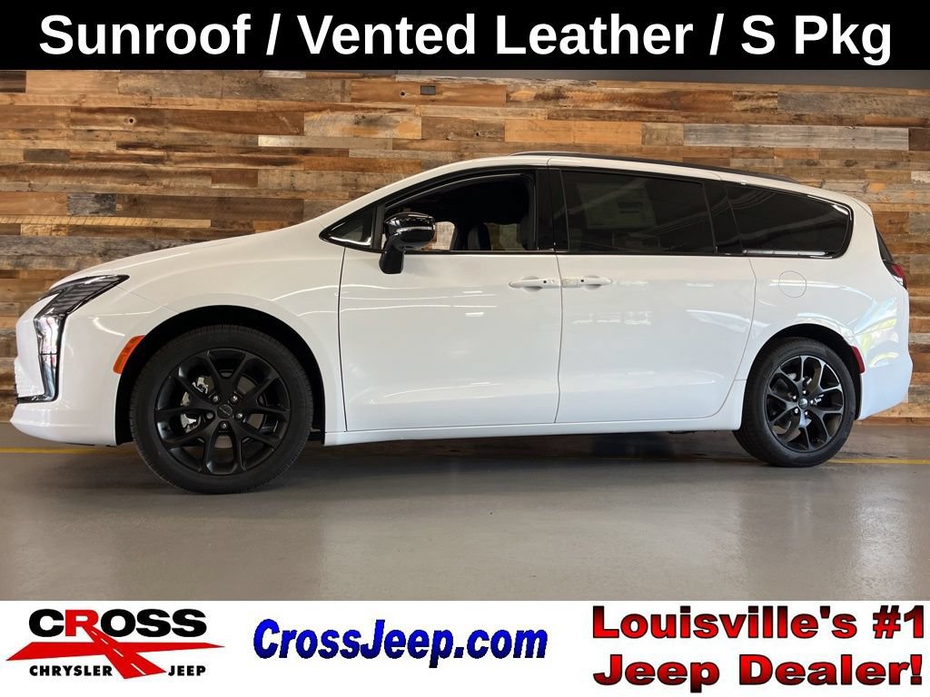 New 2027 Chrysler Pacifica Limited FWD image 1
