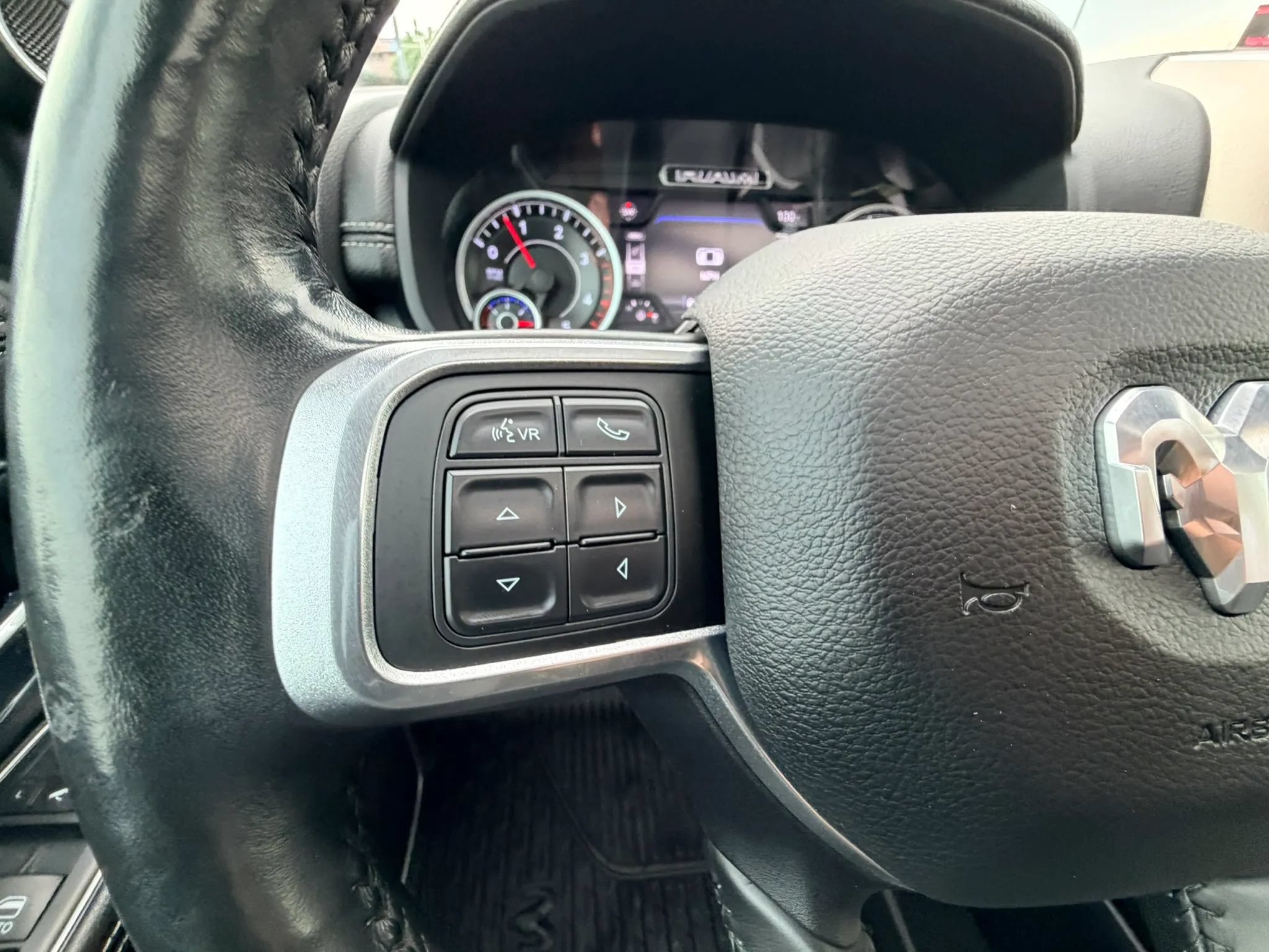Used 2019 RAM 3500 Laramie AWD/4WD image 14