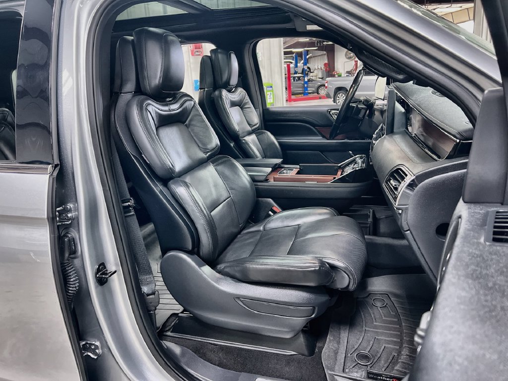 Used 2022 Lincoln Navigator Reserve RWD image 28
