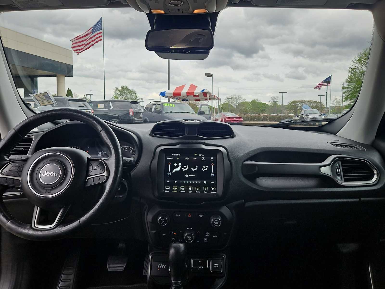 Used 2019 Jeep Renegade Limited w/ UConnect 8.4 Nav Group AWD/4WD image 28
