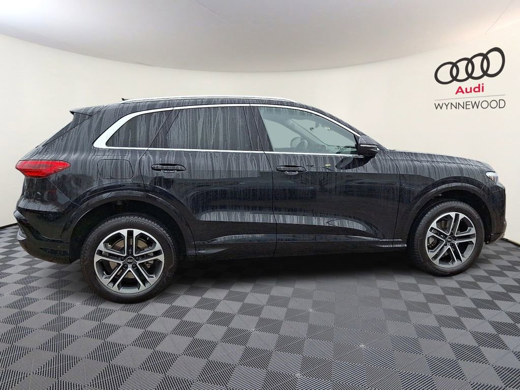 Used 2025 Audi Q5 Premium Plus w/ Premium Plus image 7