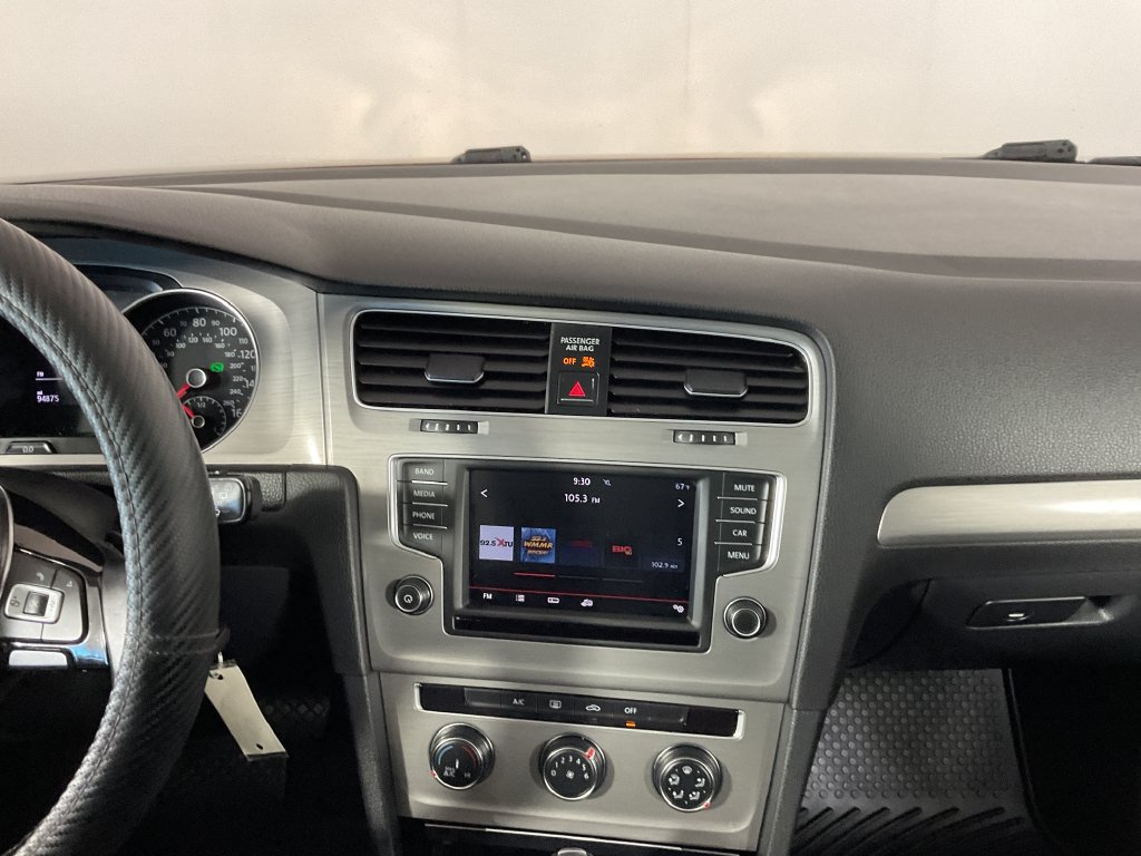 Used 2016 Volkswagen Golf S FWD image 13