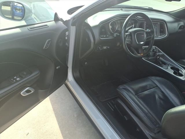 Used 2021 Dodge Challenger SXT w/ Plus Package image 9