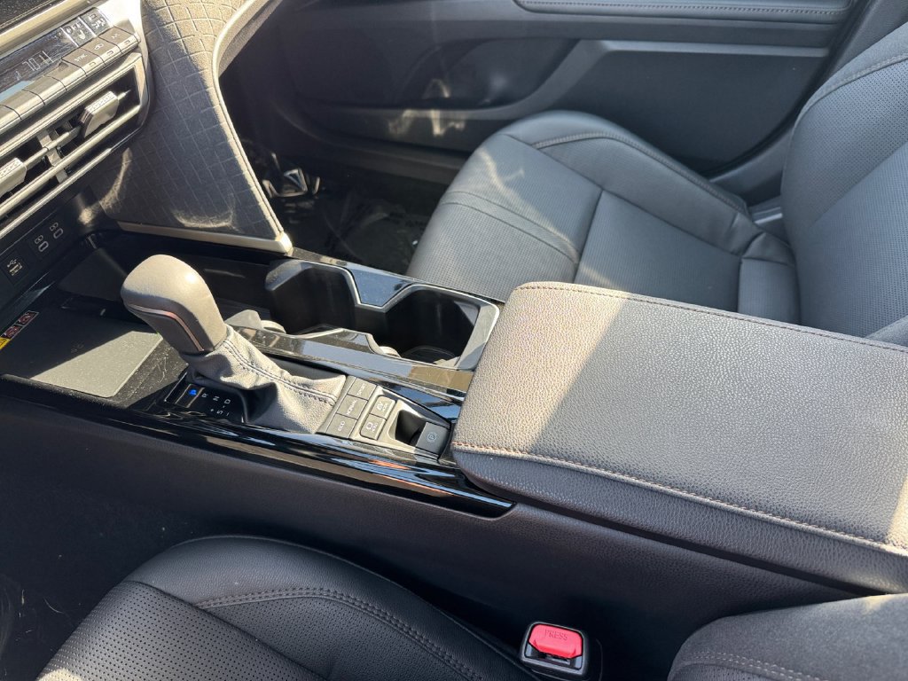 Used 2026 Toyota Camry XLE AWD/4WD image 26