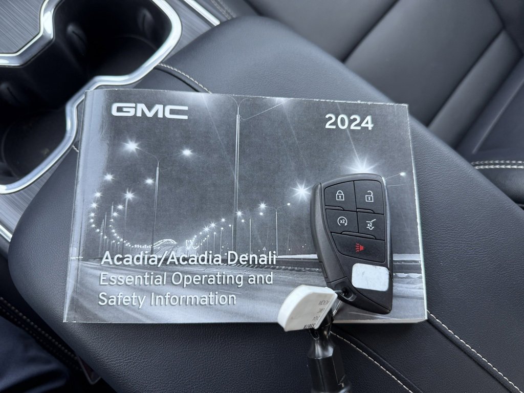 Used 2024 GMC Acadia Elevation image 42