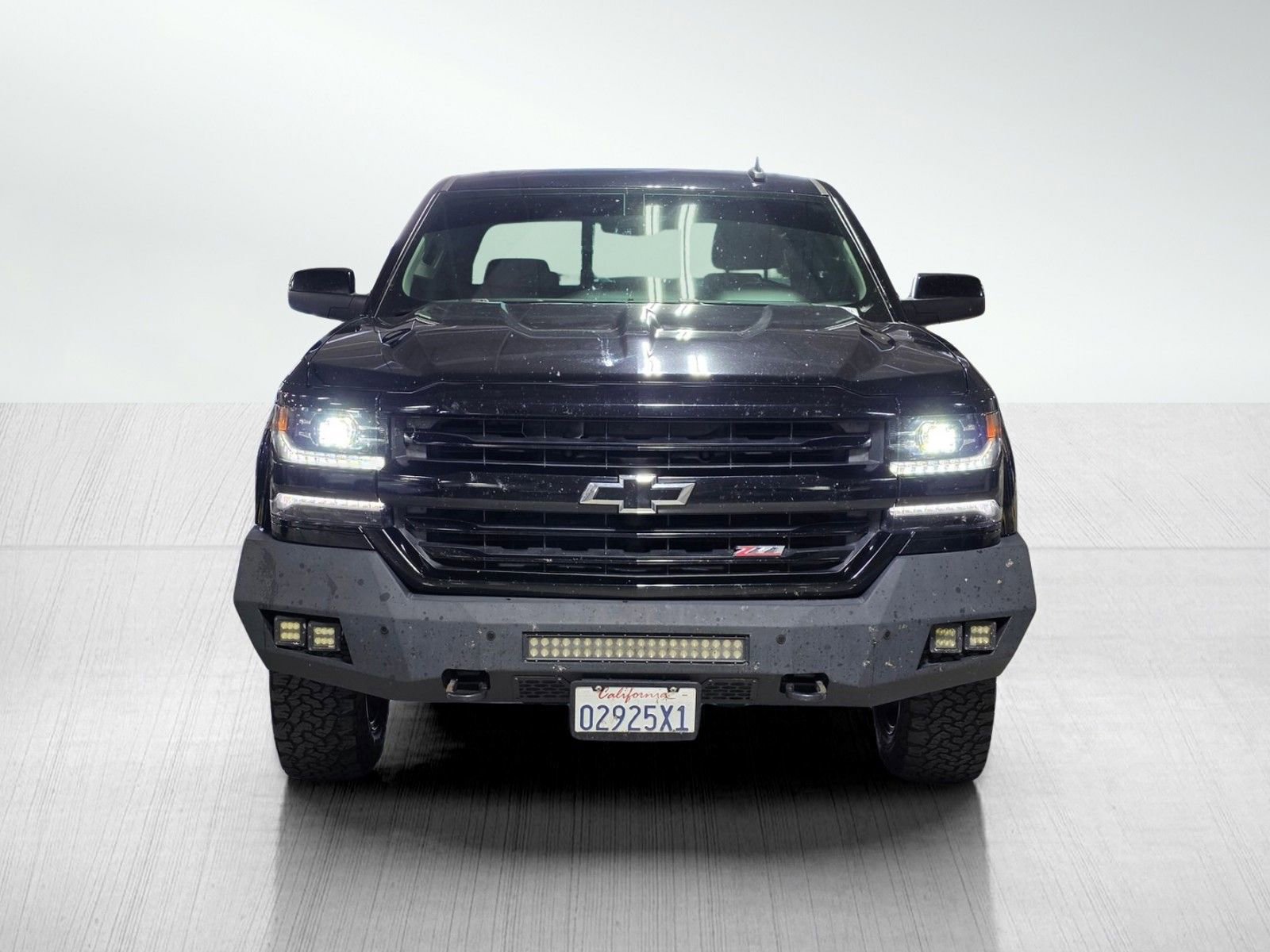 Used 2017 Chevrolet Silverado 1500 LTZ Z71 w/ Midnight Edition image 2