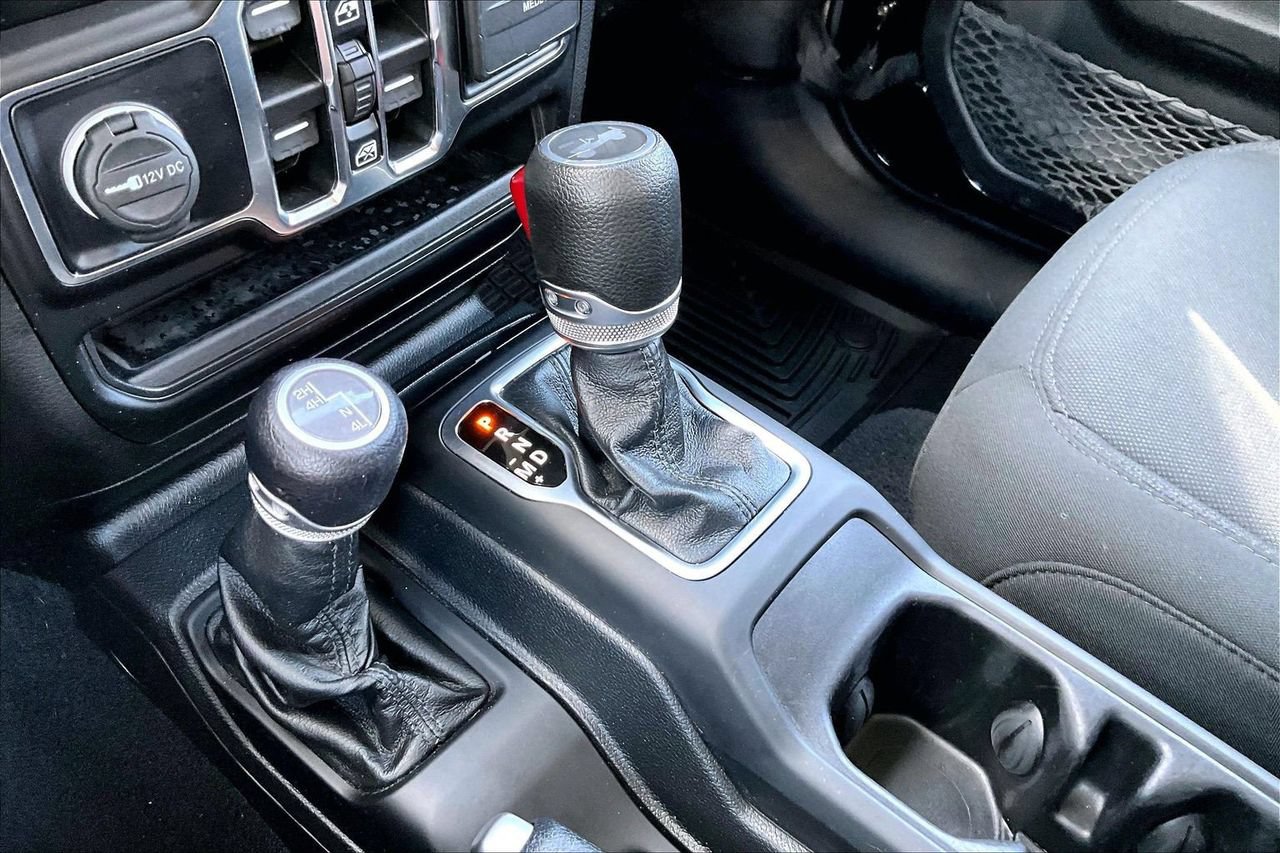 Used 2023 Jeep Wrangler Unlimited Sport AWD/4WD image 29