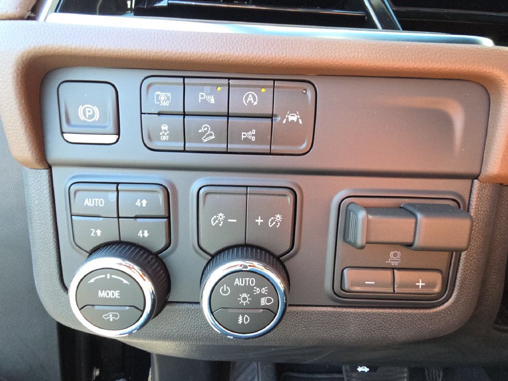 New 2026 Chevrolet Tahoe High Country AWD/4WD image 22