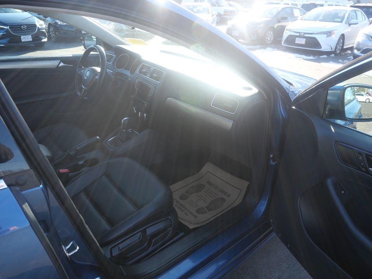 Used 2018 Volkswagen Jetta SE FWD image 15