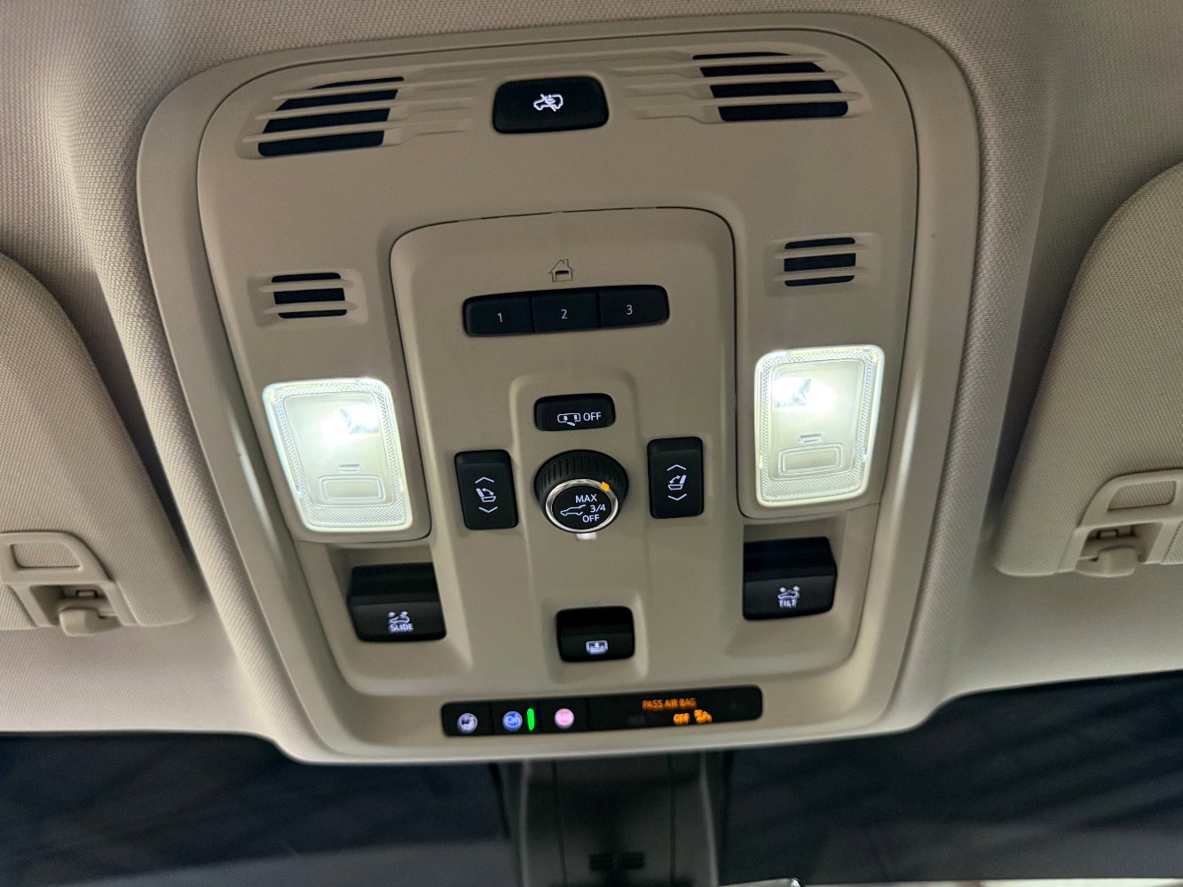 Used 2021 GMC Yukon XL Denali w/ Denali Premium Package image 47