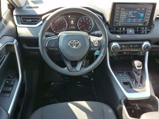 Used 2022 Toyota RAV4 LE image 11