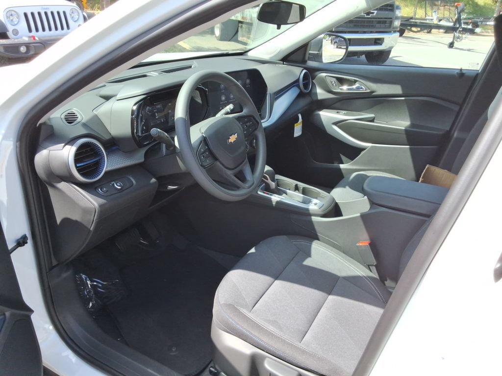 New 2026 Chevrolet Trax LS FWD image 20