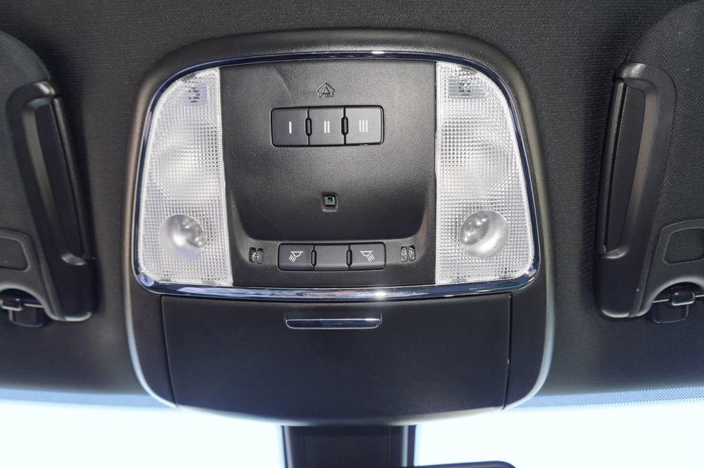 Used 2023 Dodge Charger SXT w/ Plus Group RWD image 18
