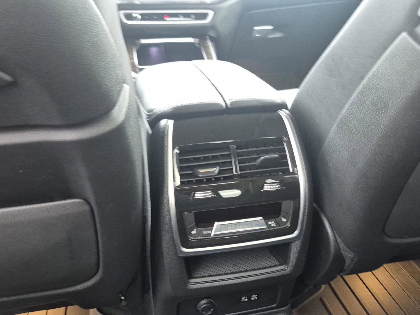 Used 2024 BMW X7 xDrive40i image 52