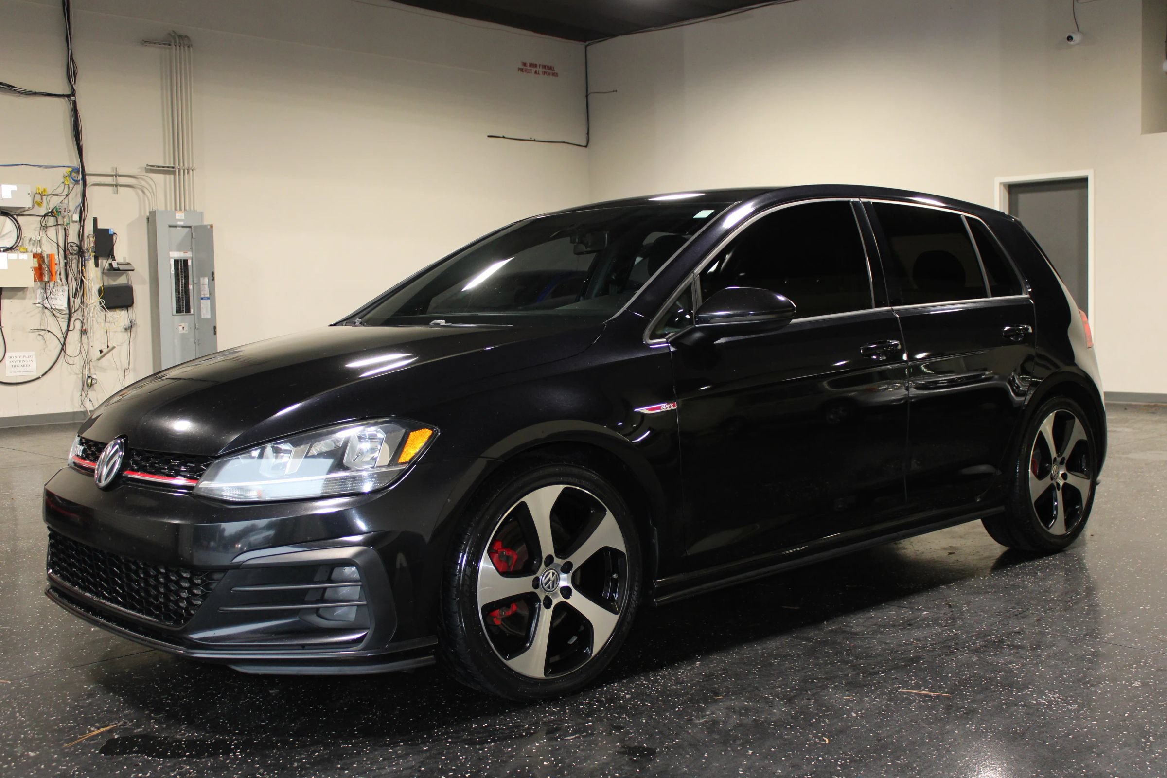 Used 2018 Volkswagen GTI S FWD image 8