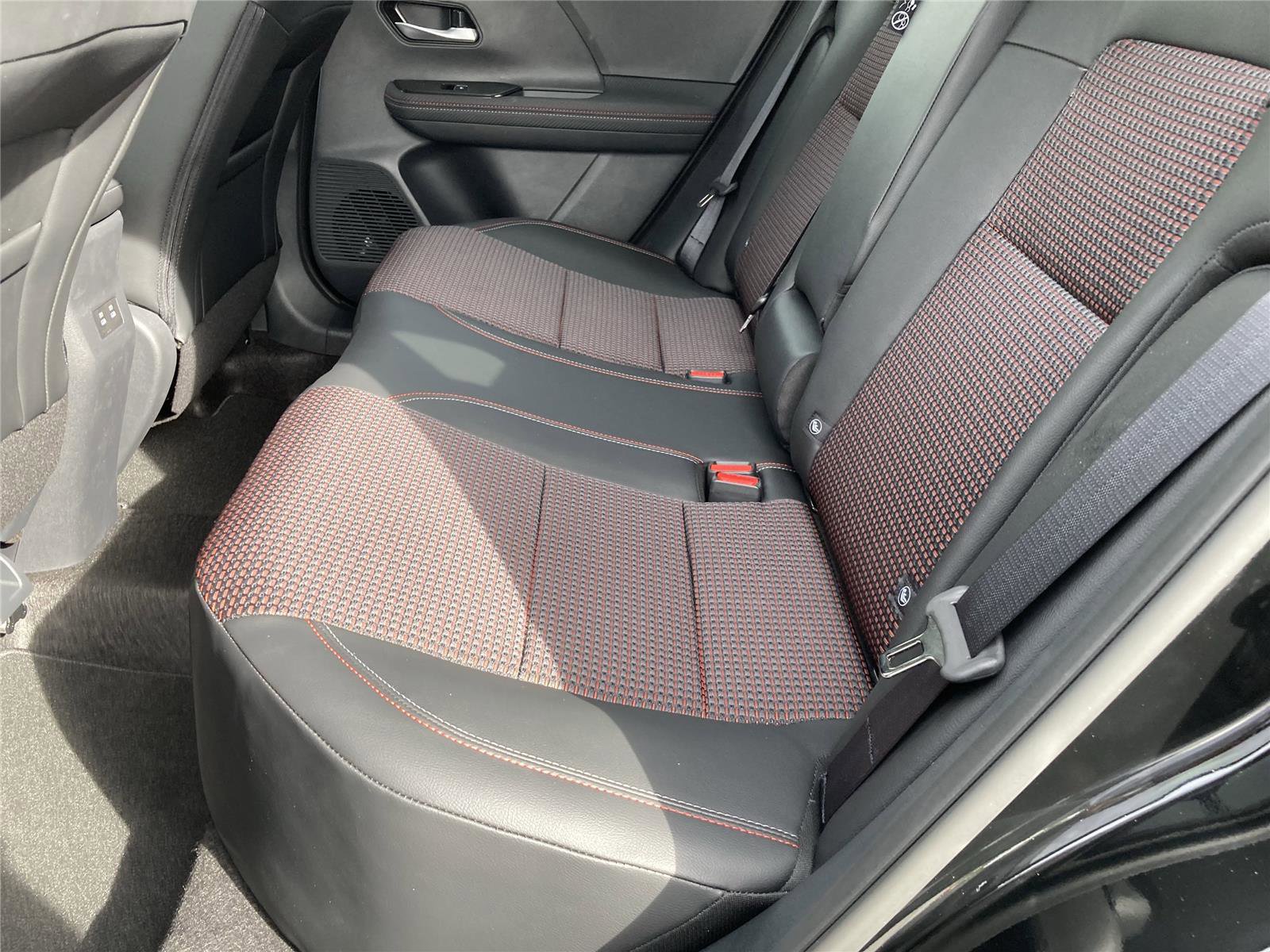 New 2025 Nissan Kicks SR image 33