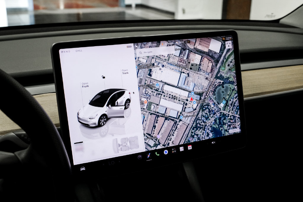 Used 2022 Tesla Model Y Long Range AWD/4WD image 16