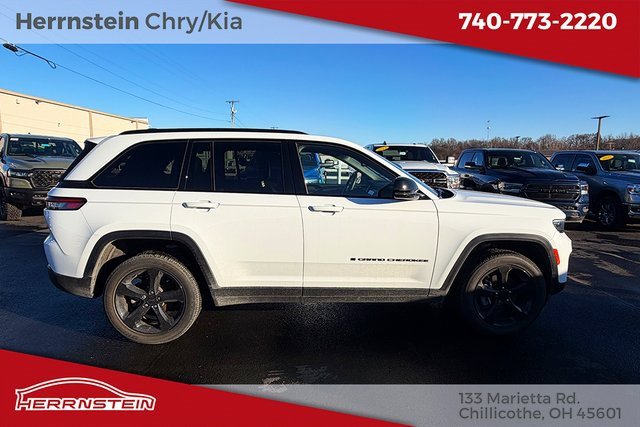 Used 2022 Jeep Grand Cherokee Altitude image 29