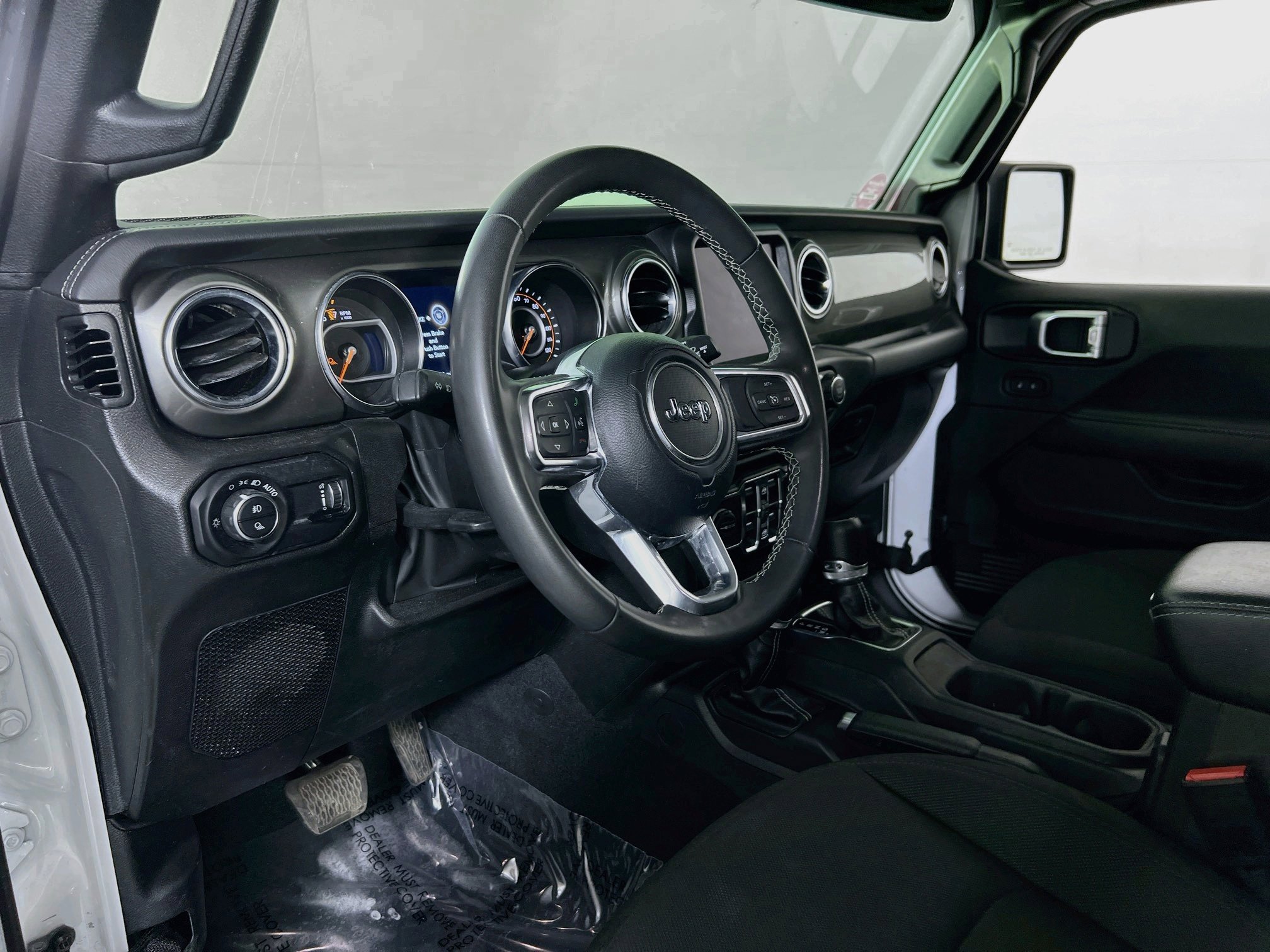 Used 2023 Jeep Gladiator Overland AWD/4WD image 9