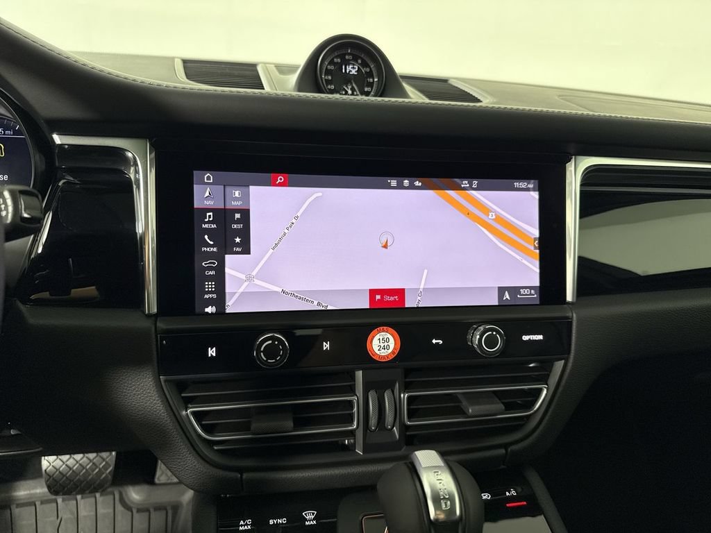New 2026 Porsche Macan AWD/4WD image 27
