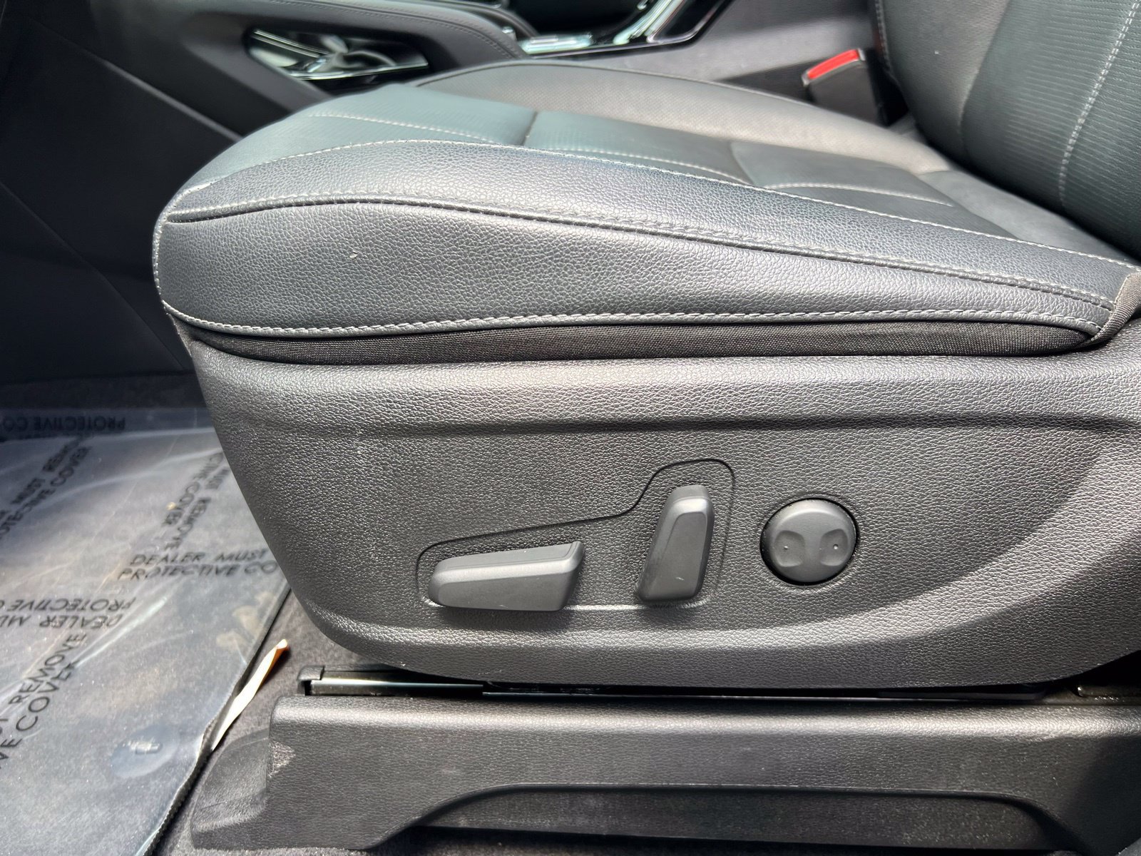 Used 2025 Kia Telluride EX w/ EX Captain's Chair Package FWD image 30
