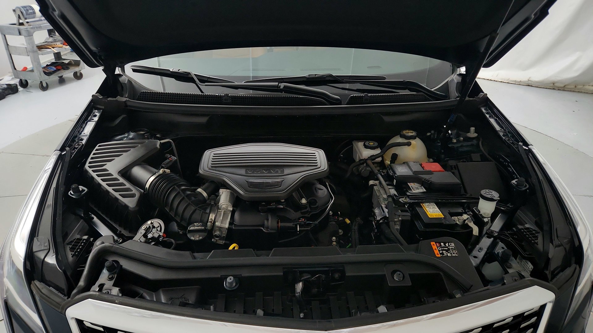 Certified 2024 Cadillac XT5 Premium Luxury w/ LPO, Floor Liner Package AWD/4WD image 31