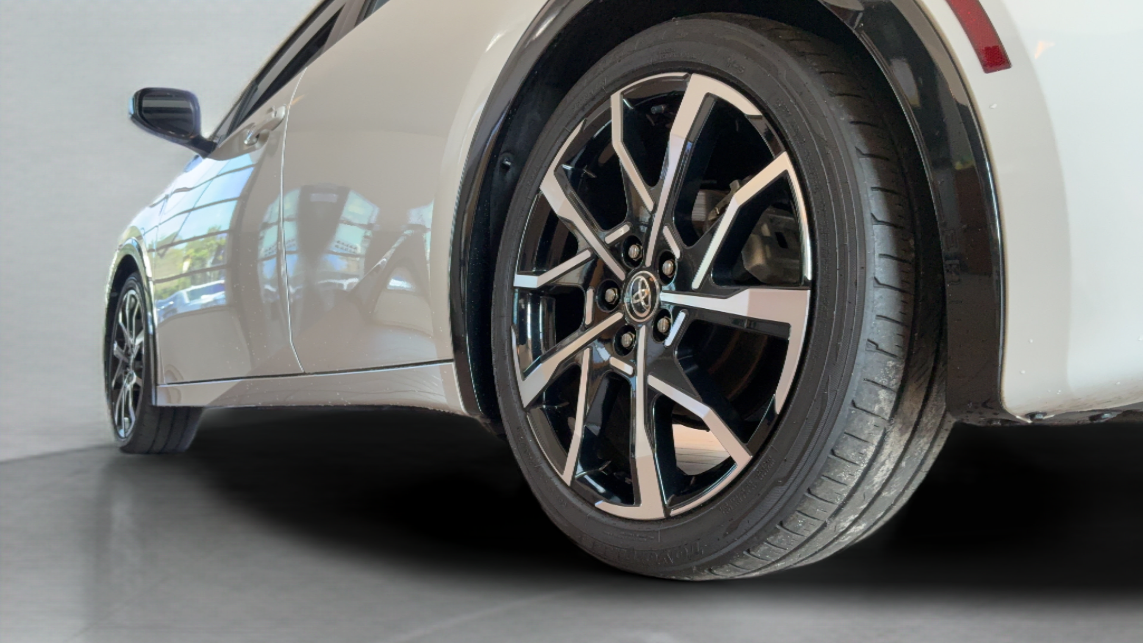 Certified 2026 Toyota Prius Plug-In Hybrid FWD image 41
