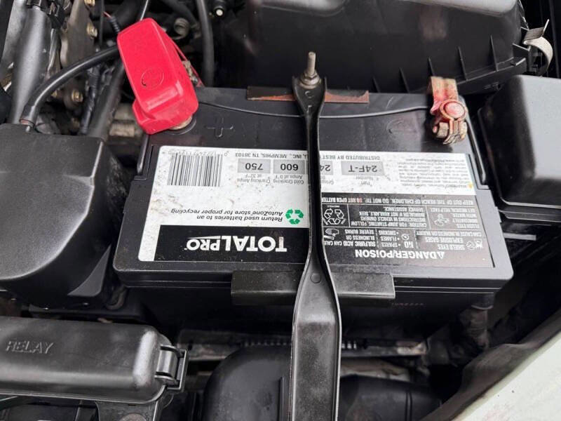 Used 2003 Toyota Avalon XLS image 15